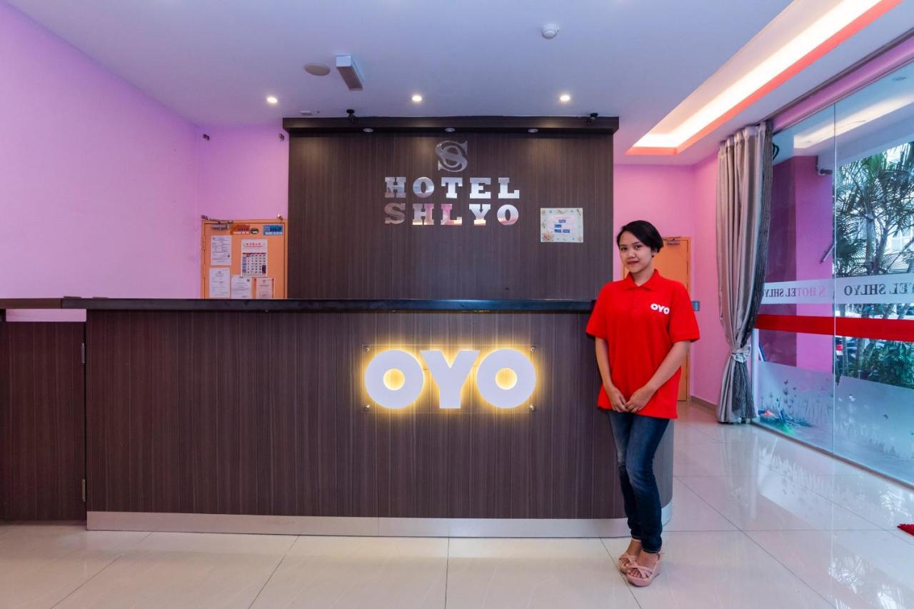 Oyo 1172 Hotel Shlyo Nusajaya  Buitenkant foto