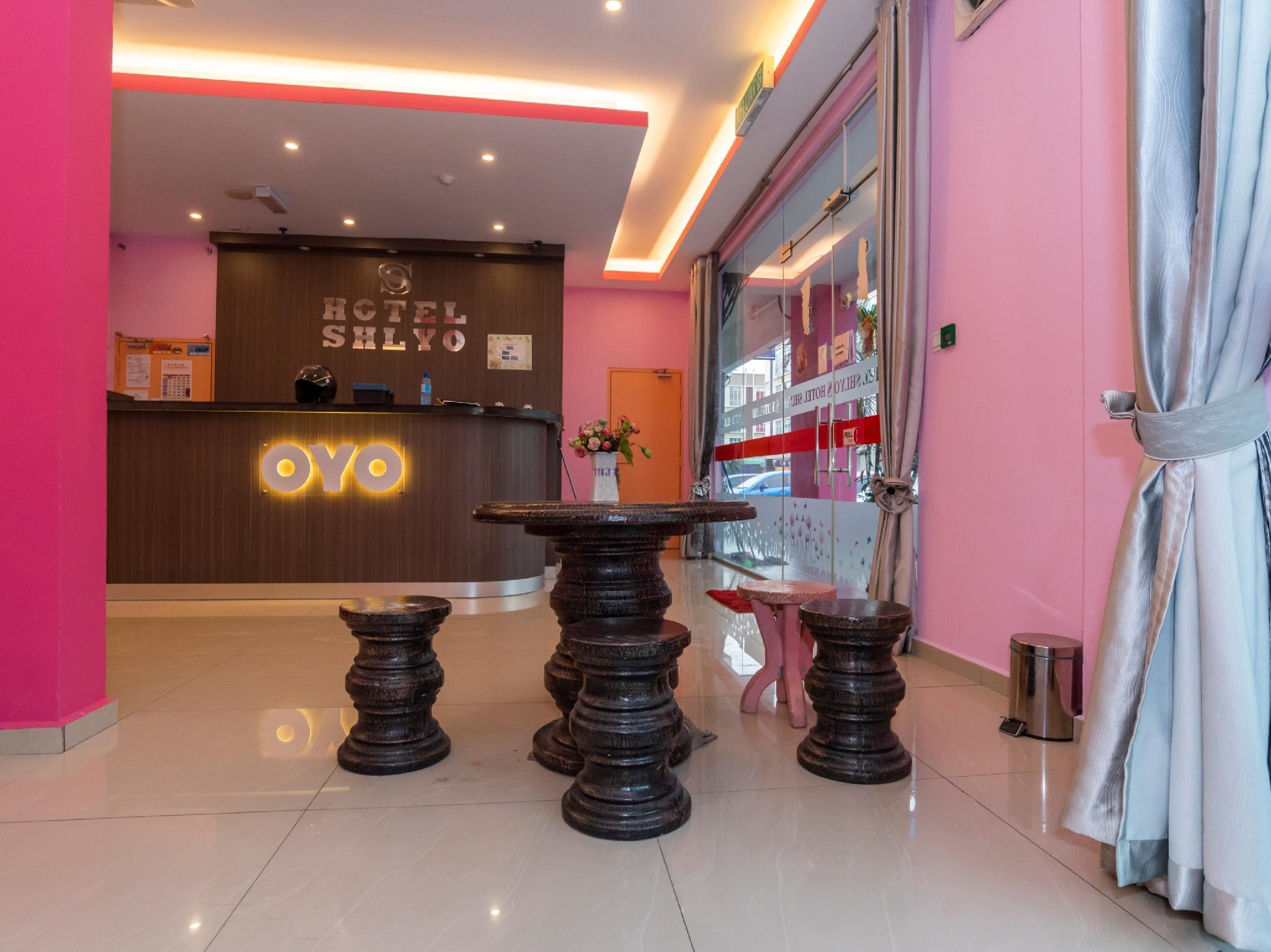 Oyo 1172 Hotel Shlyo Nusajaya  Buitenkant foto