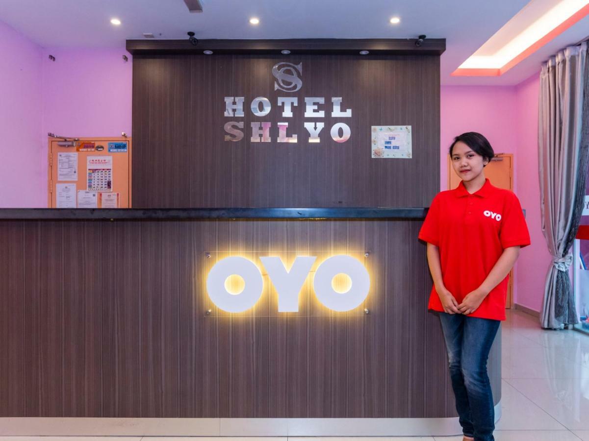 Oyo 1172 Hotel Shlyo Nusajaya  Buitenkant foto