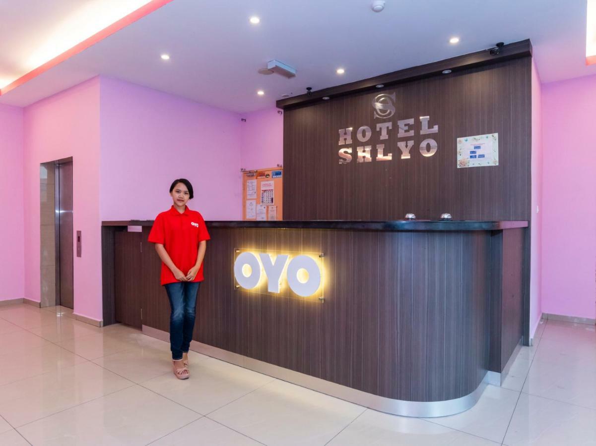 Oyo 1172 Hotel Shlyo Nusajaya  Buitenkant foto