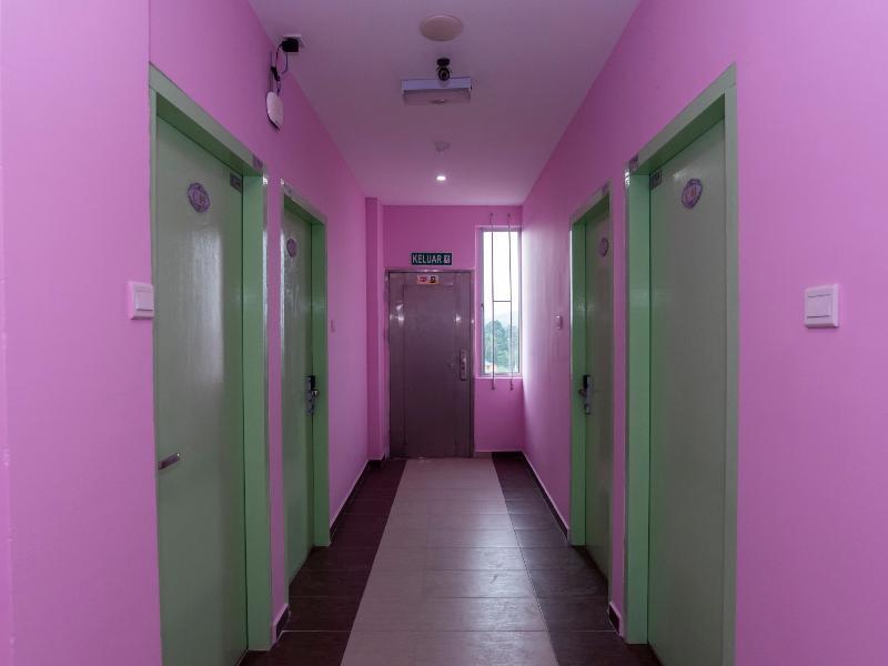 Oyo 1172 Hotel Shlyo Nusajaya  Buitenkant foto